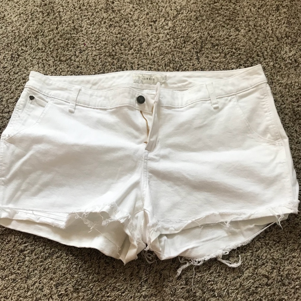 Torrid white distressed jeans size 20
